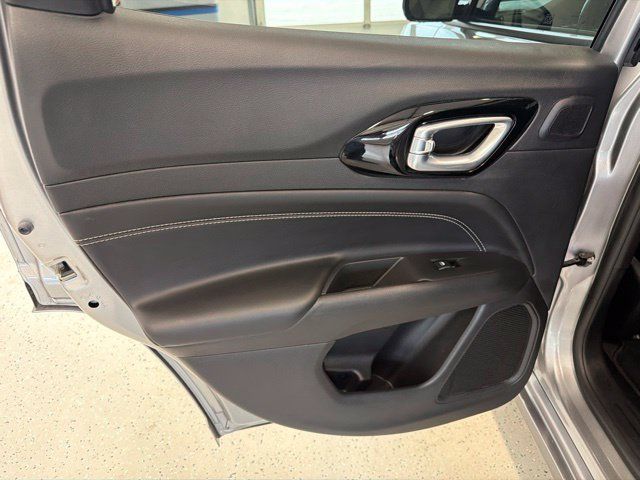 Used 2022 Jeep Compass High Altitude AWD/4WD image 40