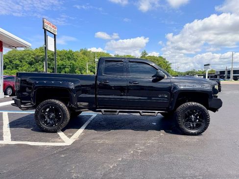 Used 2016 Chevrolet Silverado 1500 LT w/ Midnight Edition AWD/4WD image 9