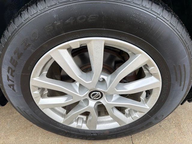 Used 2018 Nissan Rogue SV w/ Premium Package AWD/4WD image 8