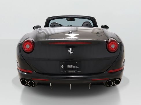 Used 2016 Ferrari California T RWD image 11