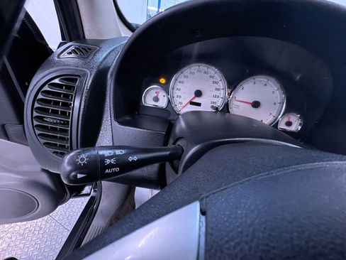 Used 2006 Saturn Vue 2WD V6 image 17