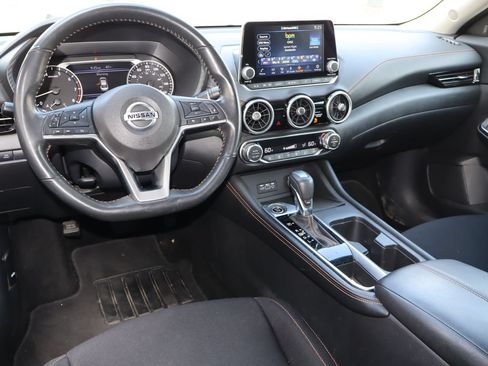 Used 2022 Nissan Sentra SR w/ Electronics Package FWD image 4