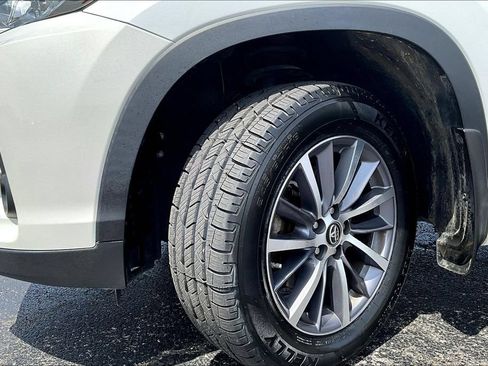 Used 2017 Toyota Highlander XLE w/ Carpet Mat Package AWD/4WD image 36