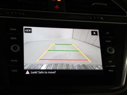 Certified 2024 Volkswagen Tiguan SE image 12