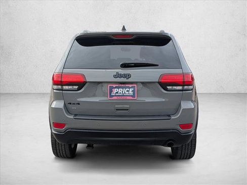 Used 2019 Jeep Grand Cherokee Laredo image 6