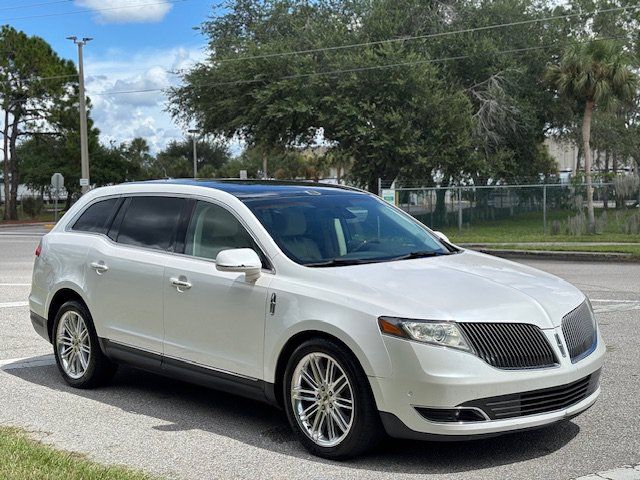 Used 2013 Lincoln MKT AWD image 4