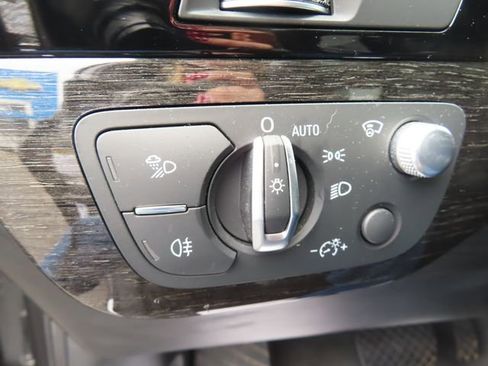 Used 2019 Audi Q7 3.0T Prestige AWD/4WD image 33