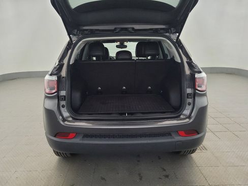 Used 2019 Jeep Compass Latitude w/ Cold Weather Group AWD/4WD image 29