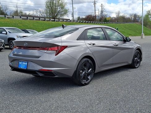 Used 2023 Hyundai Elantra SEL FWD image 6