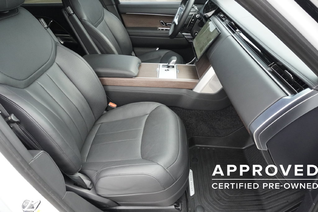 Used 2025 Land Rover Range Rover Long Wheelbase SE AWD/4WD image 23
