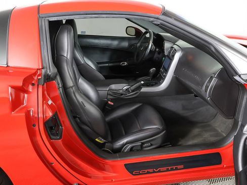 Used 2006 Chevrolet Corvette Coupe w/ Preferred Equipment Group RWD image 23