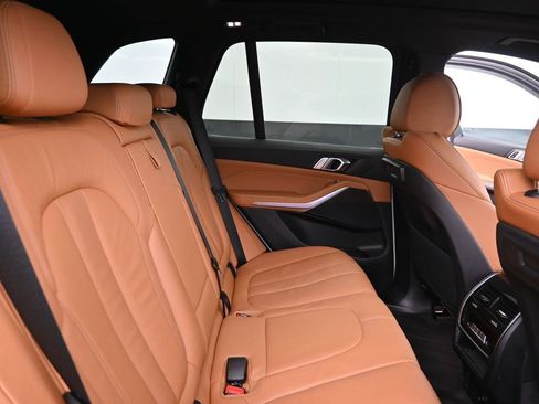 Certified 2022 BMW X5 sDrive40i w/ Premium Package image 25