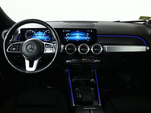 Used 2022 Mercedes-Benz GLB 250 4MATIC image 17