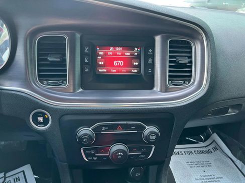 Used 2015 Dodge Charger SE image 12