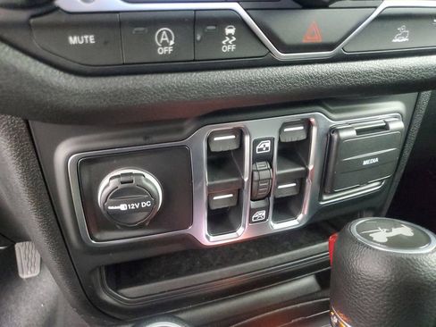 Used 2026 Jeep Wrangler Unlimited Sport AWD/4WD image 17