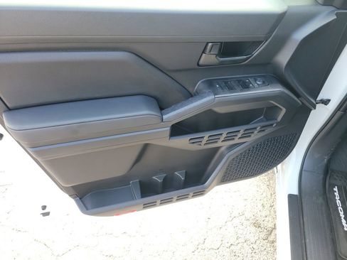 New 2026 Toyota Tacoma SR AWD/4WD image 19