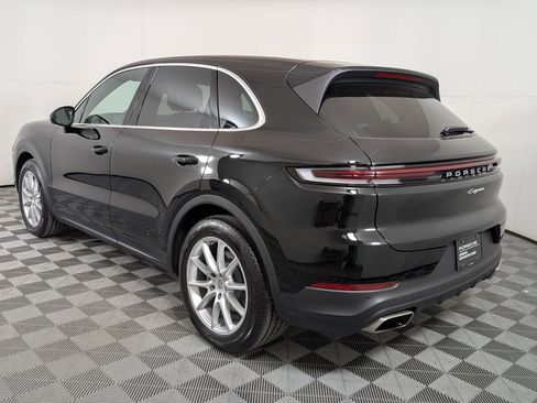 Used 2024 Porsche Cayenne image 3