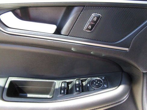 Used 2024 Ford Edge SEL w/ Convenience Package AWD/4WD image 16