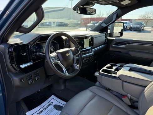 Used 2025 Chevrolet Silverado 3500 LTZ image 31