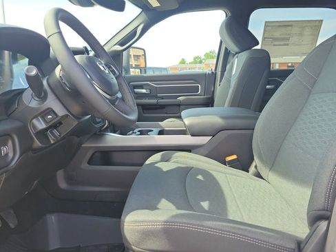 New 2026 RAM 3500 Big Horn AWD/4WD image 15