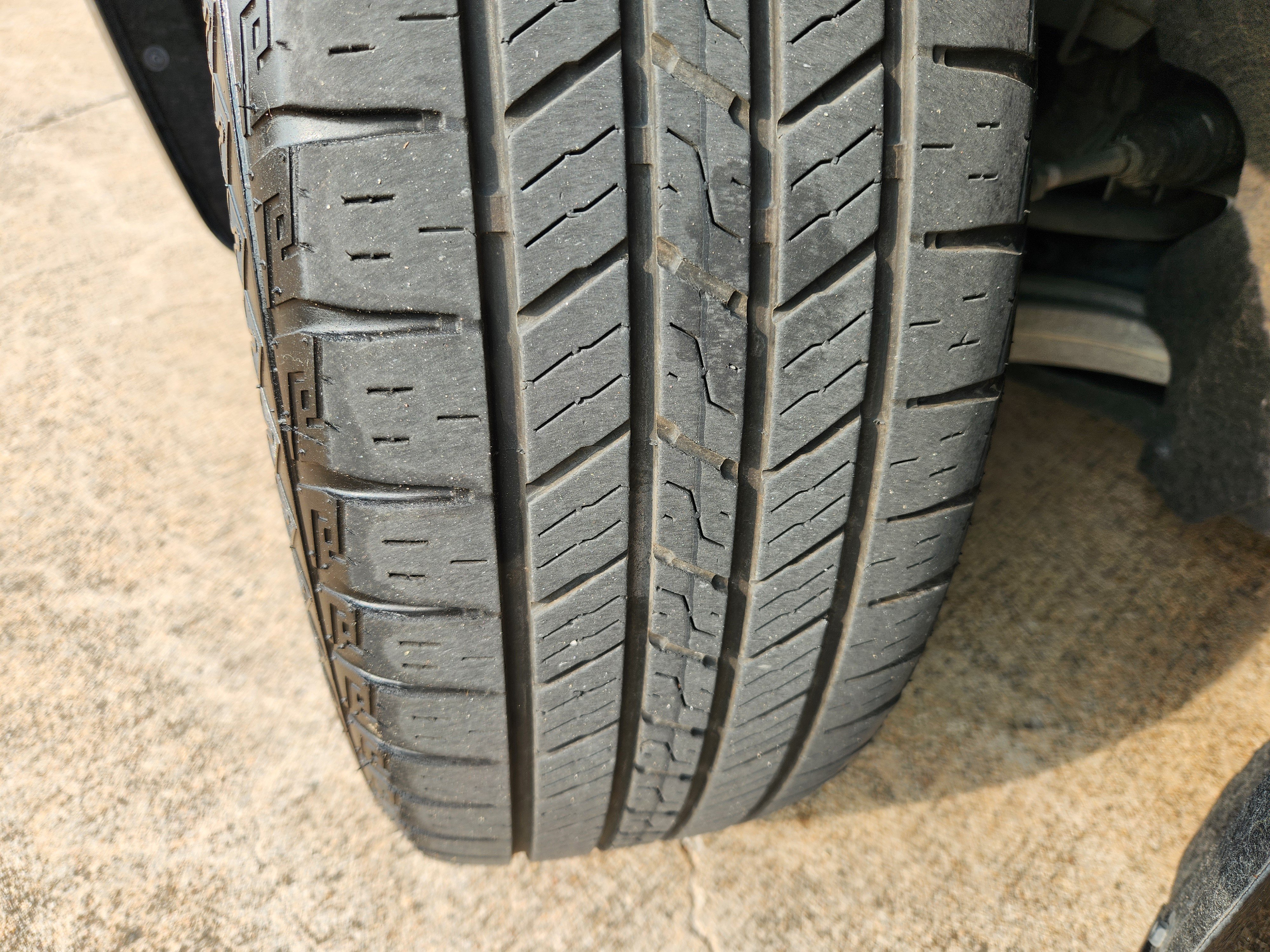 Used 2023 Chrysler Pacifica Touring-L FWD image 12