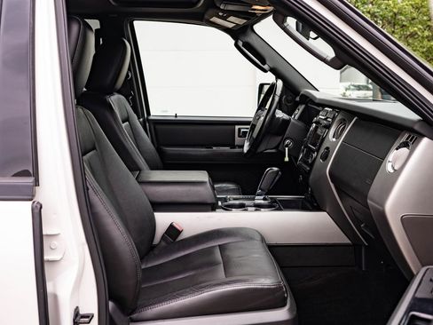 Used 2014 Ford Expedition EL Limited w/ Equipment Group 301A AWD/4WD image 27