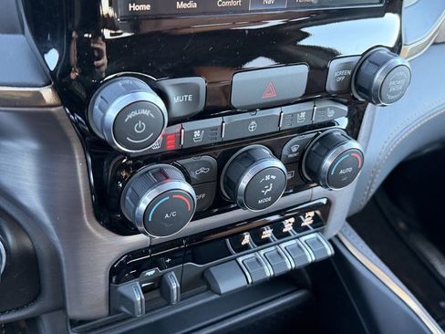 Used 2022 RAM 1500 Limited w/ Bed Utility Group image 28