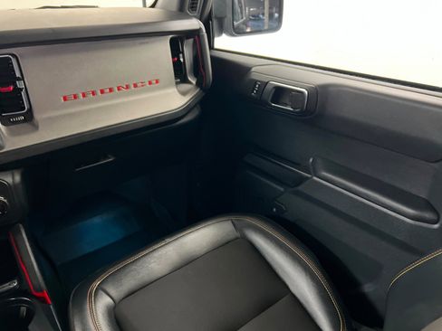 Used 2025 Ford Bronco Big Bend w/ Black Diamond Package AWD/4WD image 11