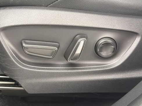 Used 2025 Toyota bZ4X FWD image 21