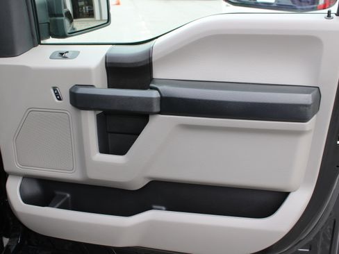 Used 2018 Ford F150 XL w/ Equipment Group 101A Mid RWD image 14