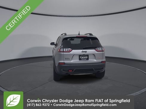 Used 2019 Jeep Cherokee Trailhawk w/ Comfort/Convenience Group image 12