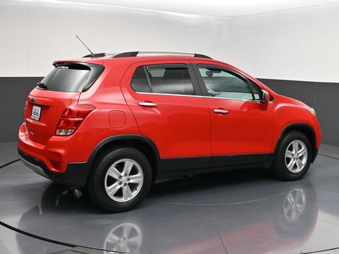 Used 2020 Chevrolet Trax LT w/ LT Convenience Package FWD image 7
