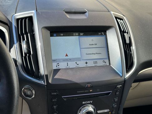 Used 2018 Ford Edge Titanium w/ Equipment Group 301A image 9