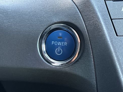 Used 2015 Toyota Prius Five FWD image 22