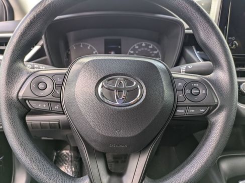 Used 2025 Toyota Corolla LE image 22