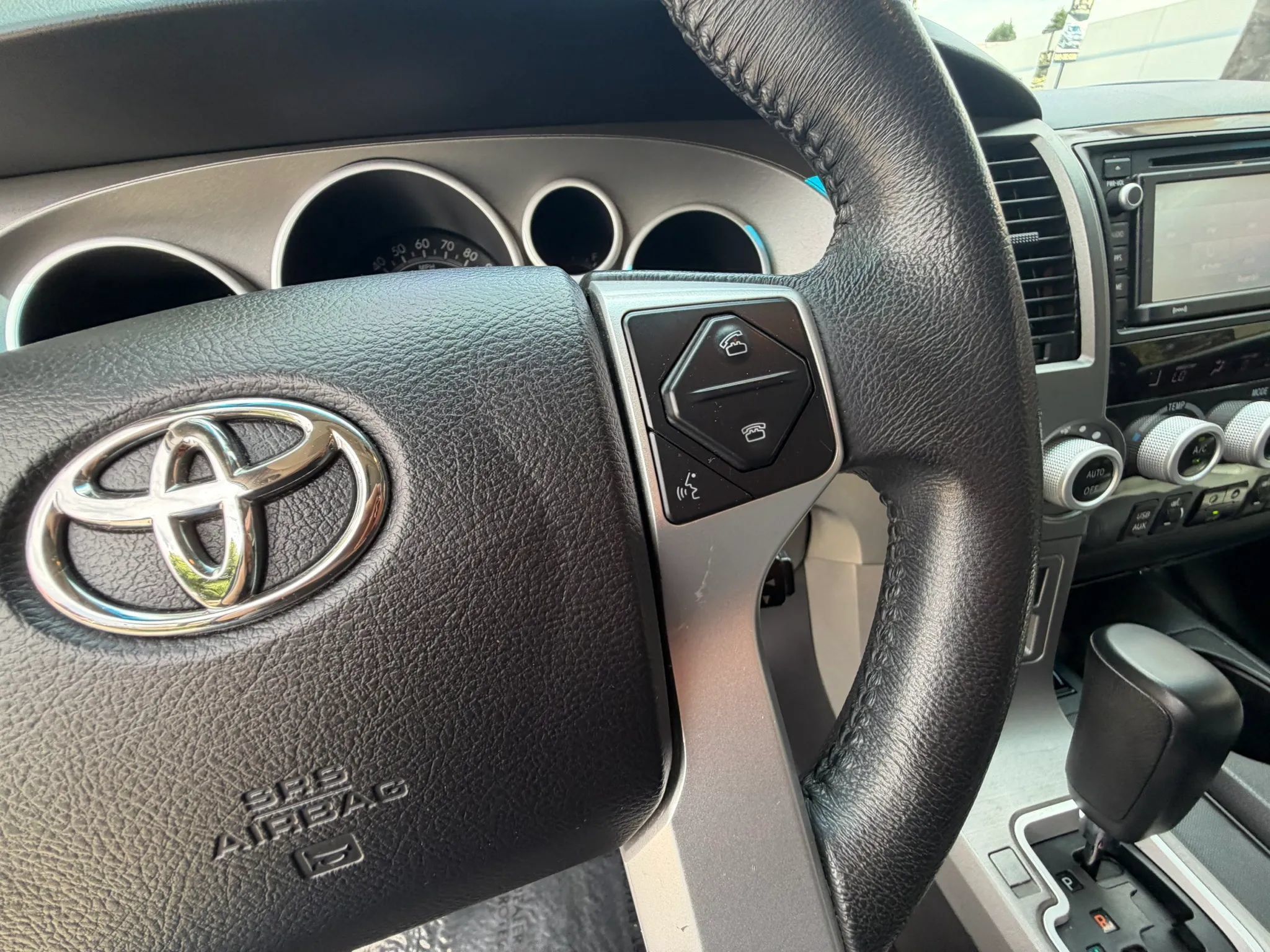 Used 2016 Toyota Sequoia SR5 w/ Premium Package RWD image 32