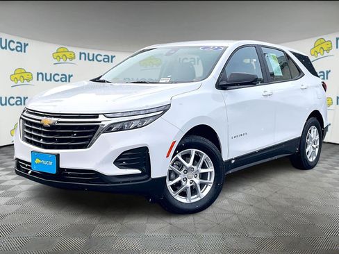 Used 2022 Chevrolet Equinox LS image 3