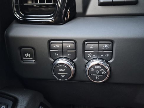 Certified 2023 GMC Sierra 1500 AT4X AWD/4WD image 21