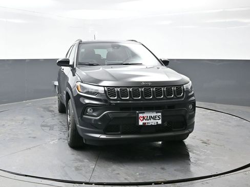 New 2026 Jeep Compass Latitude w/ Sun and Sound Group image 4