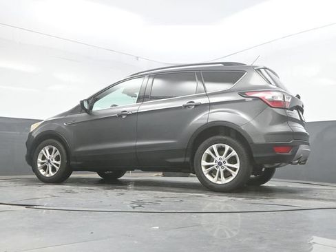 Used 2017 Ford Escape SE w/ Equipment Group 201A AWD/4WD image 41