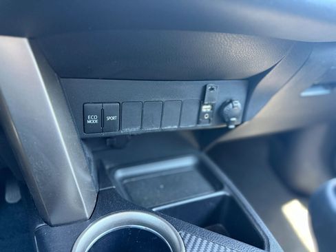 Used 2013 Toyota RAV4 XLE FWD image 26