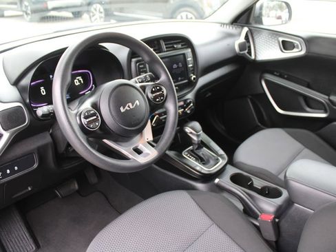 Certified 2023 Kia Soul LX w/ LX Technology Package image 21