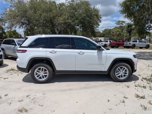 New 2026 Jeep Grand Cherokee Laredo X RWD image 3