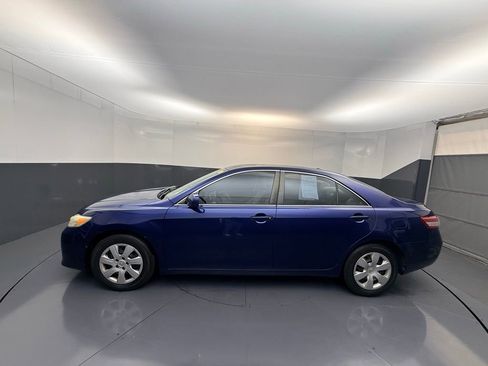 Used 2011 Toyota Camry FWD image 5