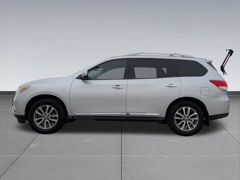 Used 2015 Nissan Pathfinder SL w/ SL Tech Package image 3