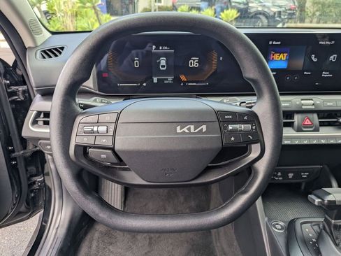 Used 2025 Kia K4 FWD image 18