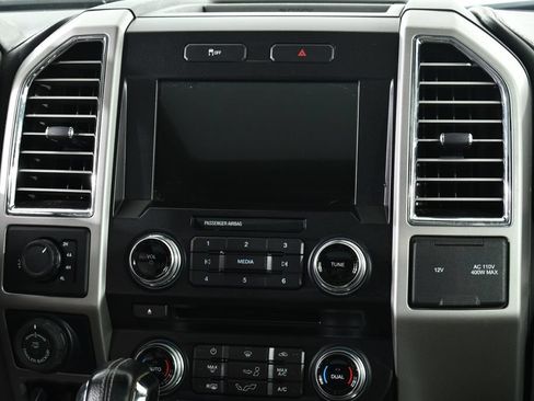 Used 2016 Ford F150 Lariat w/ Equipment Group 502A Luxury AWD/4WD image 9