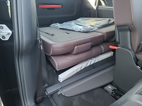 New 2025 Volkswagen ID. Buzz Pro S image 14