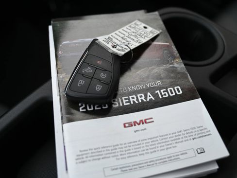 Used 2025 GMC Sierra 1500 SLT image 31