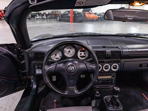 Used 2000 Toyota MR2 RWD image 10